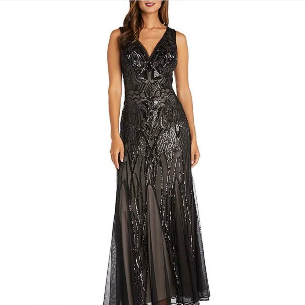 R & M Richards
Petite Size Sleeveless V-Neck Sequin Godet Skirt Maxi Dress
